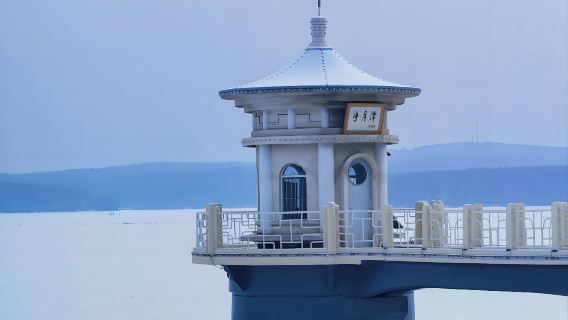 Changchun Jingyue Lake + Changchun Film Studio + International Auto Park 1-day tour