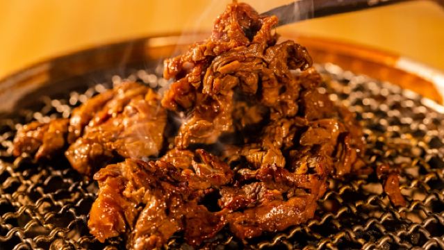 King Crab + Kuroge Wagyu Beef + Shabu-Shabu & Sukiyaki + Sushi - Umeda Nikusakana