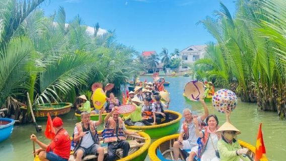 El Bosque de Cocoteros Bay Mau, un pequeño "sur" en la ciudad antigua cerca de Da Nang, Vietnam