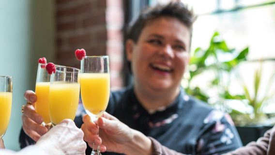 Vancouver: Gastown Guided Brunch Tour