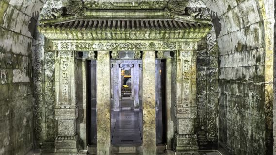 Excursión de un día a las Tumbas Qing del Este de Tangshan, la Calle Antigua Hetou y el Parque Conmemorativo del Terremoto en Hebei con servicio en inglés