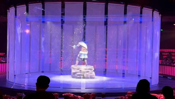 Banquete Dali Lisong: saboree auténticas delicias locales, admire el paisaje de Cangshan y el lago Erhai y déjese cautivar por el antiguo encanto del grupo étnico Bai.