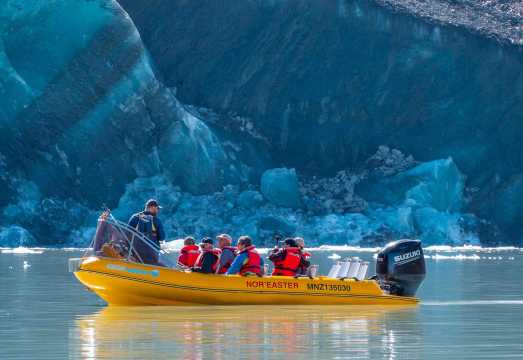 Queenstown to Mount Cook round-trip scenic tour with optional helicopter sightseeing and glacier explorer boat