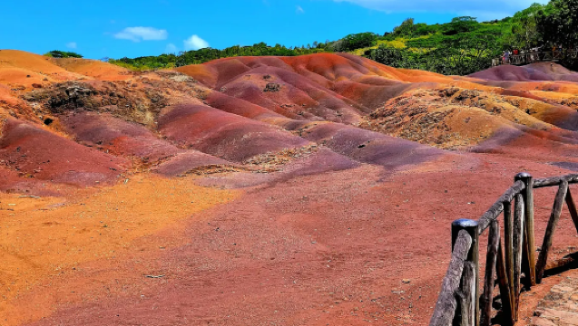 Dagsrejse til det sydlige Mauritius: Vulkan + Syvfarvede jord + Helikoptertur til undersøiske vandfald