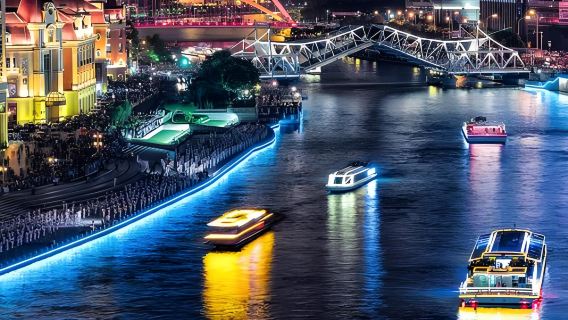 Excursión nocturna en Tianjin: Eye of Tianjin + Crucero nocturno por el río Haihe + Espectáculo de comedia + Residencia de Zhang Xueliang │ Tour privado