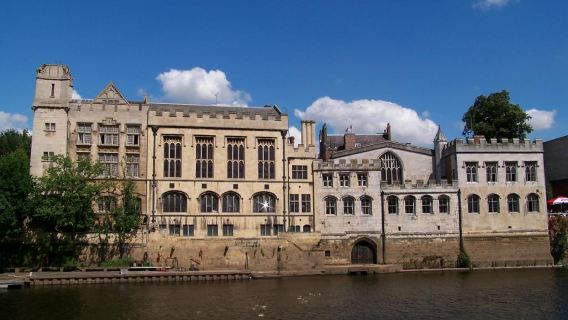 Travel Curious - Private Walking Tour of York