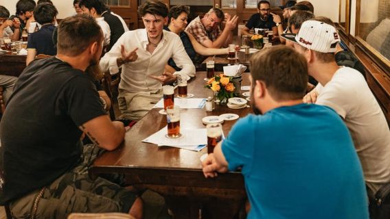 Düsseldorf: Altbier-Safari Beer Walking Tour incl. 5 beers