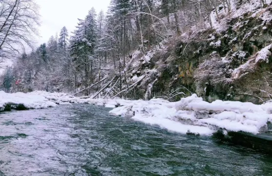 長白山霧凇漂流風景區漂流門票大小同價