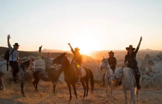 卡帕多奇亞騎馬&騎駱駝追熱氣球&日落