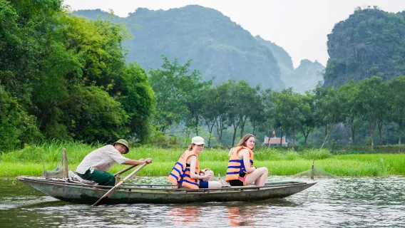 Tour Hoa Lư - Tam Cốc - Hang Múa 1 ngày có đưa đón và ăn trưa