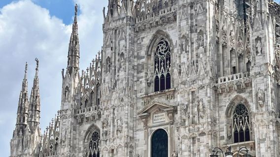 ทัวร์มิลานไชน่าทาวน์ + ปราสาทสฟอร์ซา + โบสถ์ซานตามาเรียเดลเลกราซี + ทัวร์วันเดียว/ทัวร์หลายวัน