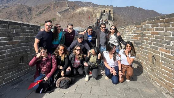 Small-group Tour to Mutianyu Great Wall with Hotel Pickup/Drop off Service