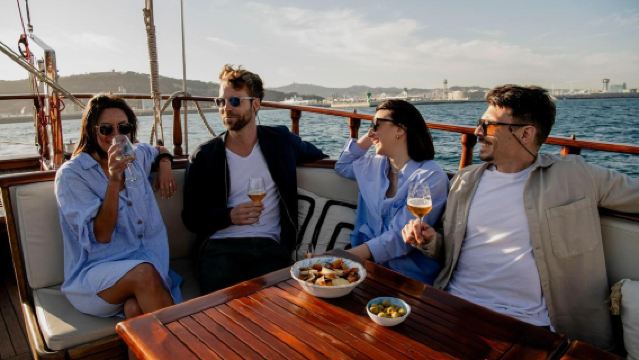 Barcelona Sunset Sailing Cruise with Live Music