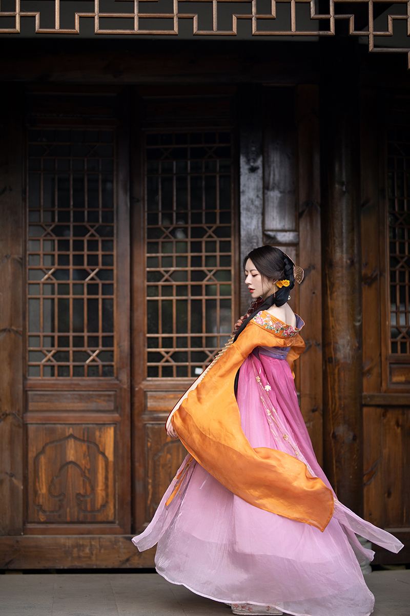 Qingyuan Trip Moments[Driver-guide plus travel photography + wedding aerial microfilm + makeup and costumes + private charter customization + all photos included]