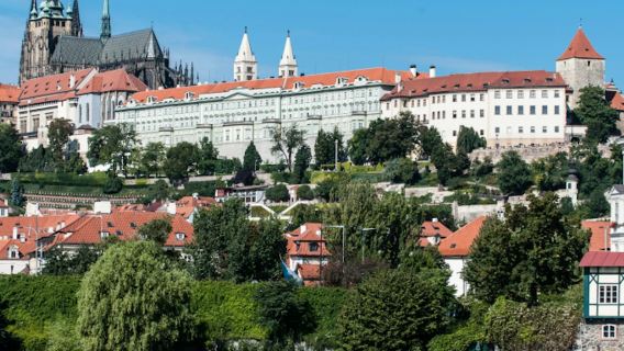 Istana Lobkowicz + Konsert Tengah Hari
