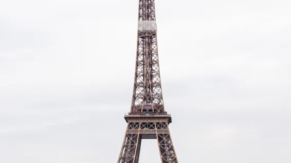 Paris Sightseeing Bus Tour with Eiffel Tower Visit