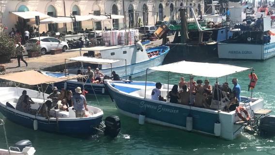 Syracuse: Boat Trip of Ortigia Island and Sea Caves