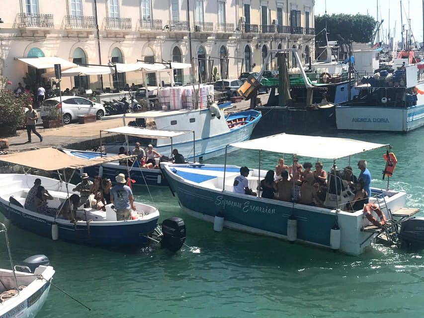 Syracuse: Tur Pulau Ortigia, Gua dengan nahkasa lokal