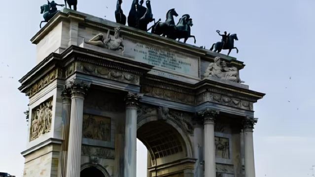 Lawatan sehari ke Katedral Milan + Arco della Pace + Tasik Como dengan sewaan peribadi di Itali