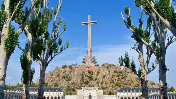 西班牙馬德里埃斯克里亞爾修道院+烈士谷+埃爾雷亞爾城堡之旅