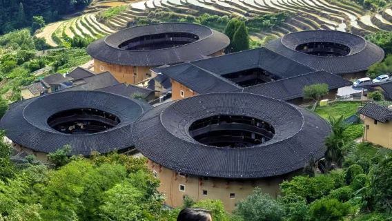 난징 톈뤄컹 토루 + 위창루 + 탑하촌 순수 관광 당일 치기 여행 + 무료 픽업 서비스 + 한국어 가이드