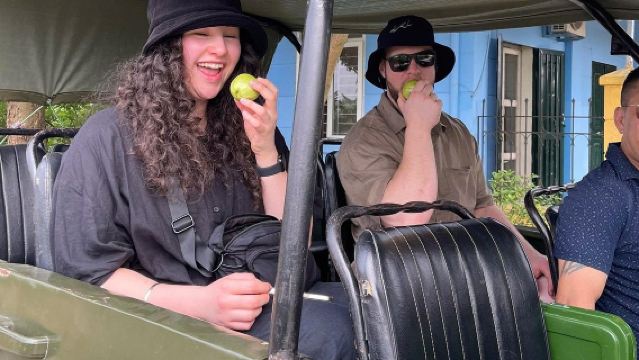 Halve dag Hanoi Jeep-reis - Oude Wijk, Treinstraat & Lokale Hoogtepunten