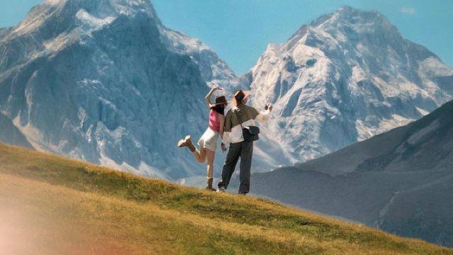 Pasukan Kecil Penerokaan Gunung Salji Kuda + Mendaki Pergunungan Wushao × Corak Air Danxia × Padang Rumput Qilian · Kumpulan Kecil 8 Orang