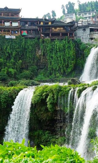 Furong Town night view half-day tour | small group of 10 people + zero-distance waterfall trekking experience