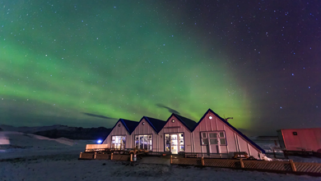 "Ekspedisi Matahari Tengah Malam · Perjalanan Aurora" Perancangan Peribadi Mengelilingi Iceland pada Musim Panas | Pemandu Pelancong Berbahasa Cina + Perancangan Perjalanan | Gunung Berapi/Glasier/Memerhati Paus | Lawatan Bebas dengan Pemandu Tempatan | Tempahan Minimum 2 Orang