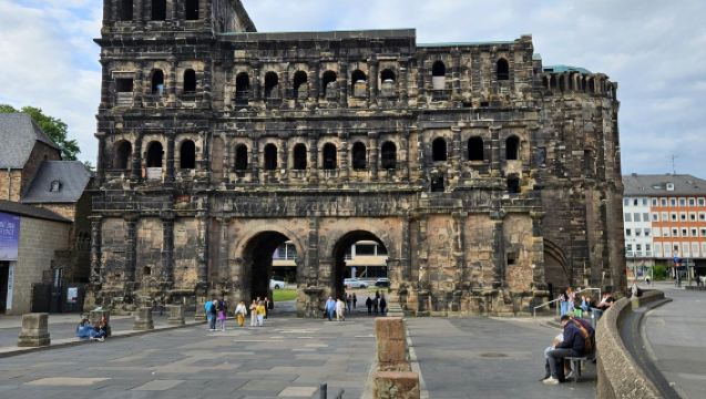 比利時布魯塞爾來回盧森堡-阿道夫橋+迪南小鎮一日遊