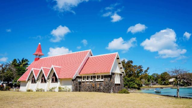 ทัวร์ 1 วันทางตอนเหนือของมอริเชียส: ป้อมพอร์ตหลุยส์+โบสถ์หลังคาแดง+เฮลิคอปเตอร์ทางตอนเหนือ