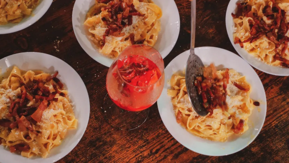 Rooman keittokurssi cocktail-illanvietolla: kotitekoiset pastat & kolmen eri cocktailin maistelu