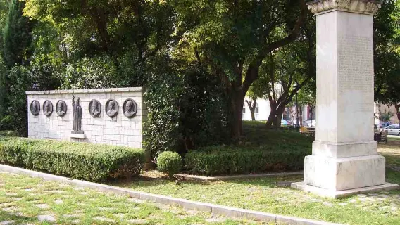 Patras : Visite audio : Légendes de course, échos antiques et mystères du château