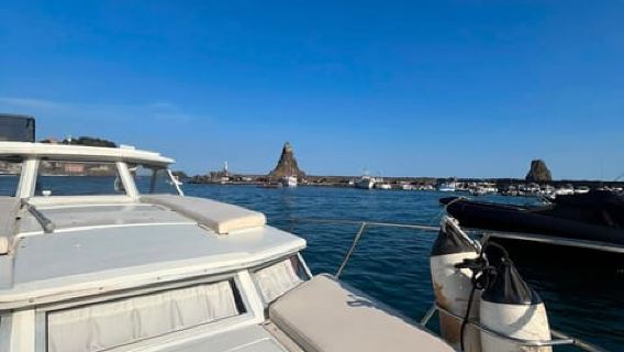 Catania: Tour along the coast with swimming stops