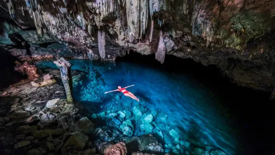 Labuan Bajo: Explore Sylvia Hill & Swing in Rangko Cave with Private Car and Hotel Pick Up