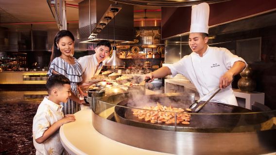 Dubai: Largest Buffet: 5 Stars Buffet Dinner Saffron at Atlantis The Palm