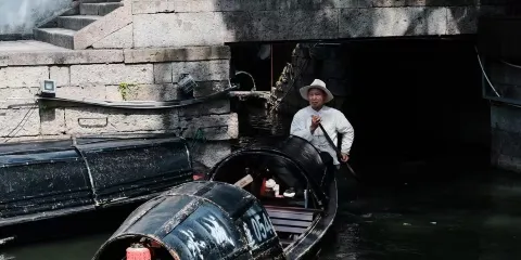 紹興烏篷船體驗+魯迅故里景區+百草園+三味書屋+沈園半日遊