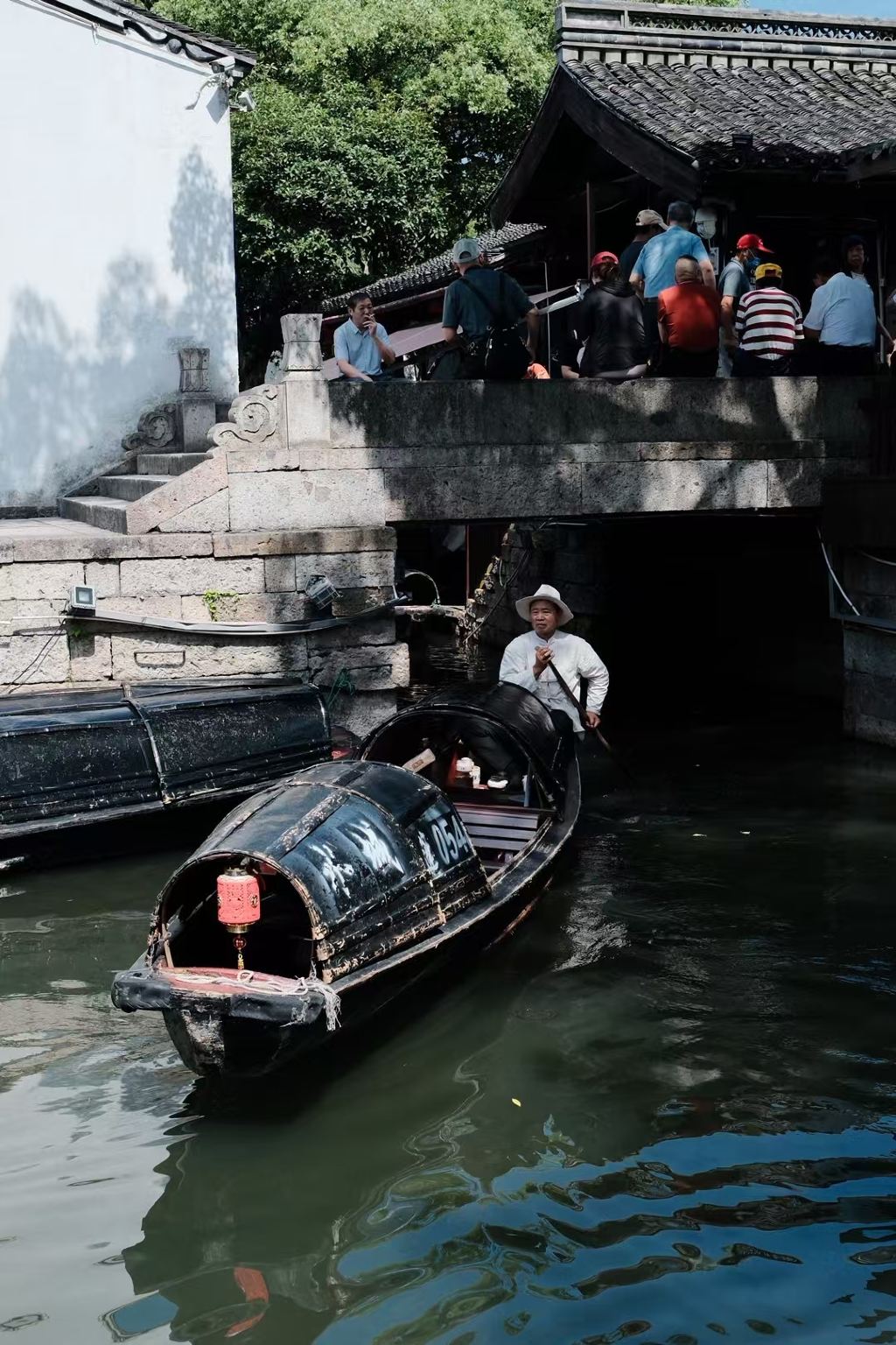 Experiencia en barca tradicional de Shaoxing + Residencia de Lu Xun + Jardín de las Cien Hierbas + Sala de Estudio Sanwei (incluye entrada con reserva) + entrada al Jardín Shen + visita guiada en vivo