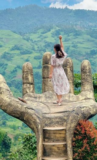 Cebu afternoon tour: Sirao Garden + Temple of Leah + TOPS Cebu 1-day tour