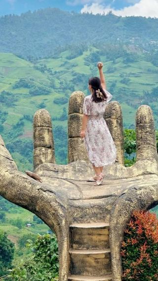 Cebu afternoon tour: Sirao Garden + Temple of Leah + TOPS Cebu 1-day tour