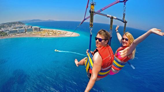 Sharm El-Sheikh Parasailing dengan Perjalanan Bot dan Pindahan