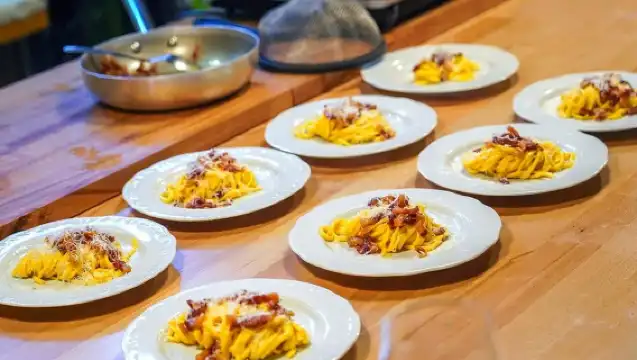 Rome: Fresh Pasta-Making Class with Italian Chef and Wine