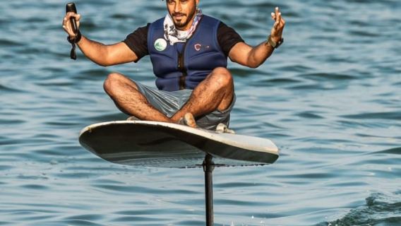 Muscat: E-Foil Lesson