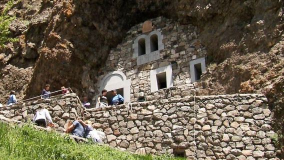 Yerevan: Tour riêng tham quan Tu viện Tsaghkevank và Nhà thờ Mughni