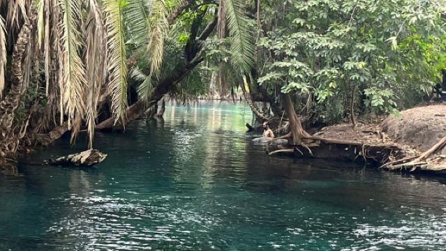 Moshi: Wisata Sehari ke Pemandian Air Panas Chemka dengan Makan Siang