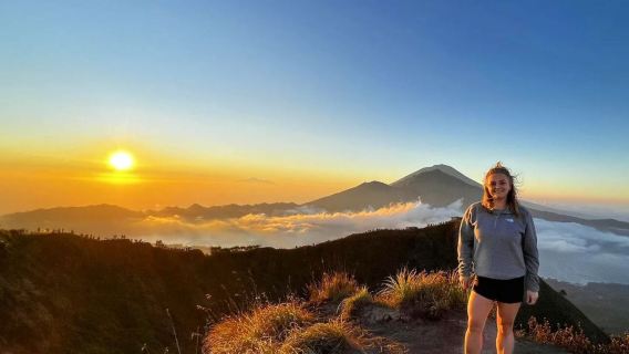 Sonnenaufgangswanderung am Mount Batur und Wildwasser-Rafting (All-Inklusive)