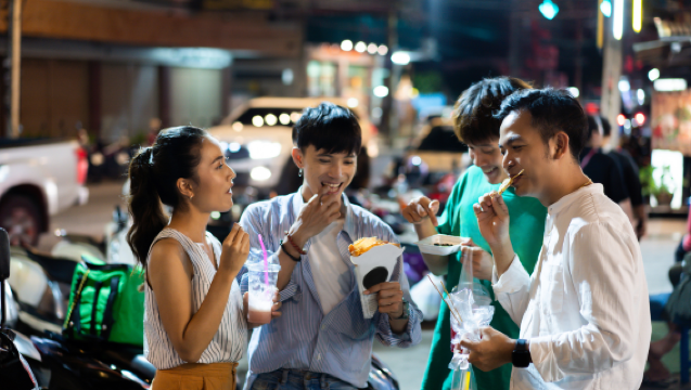 โฮจิมินห์: ทัวร์ชิมอาหารริมทางราคาประหยัดในไซง่อนพร้อมอาหารให้ชิม 8-12 ชนิด (จ่ายตามที่คุณกิน)