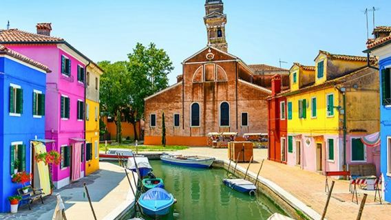 Murano, Burano & Torcello: Traditional Islands Boat Tour + Glassblowing Demo