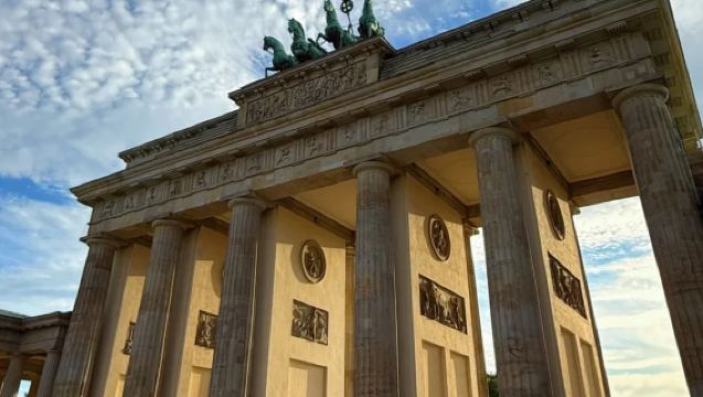 Lawatan sehari di Berlin: Bangunan Reichstag - Potsdam - Memorial Kem Tumpuan Sachsenhausen