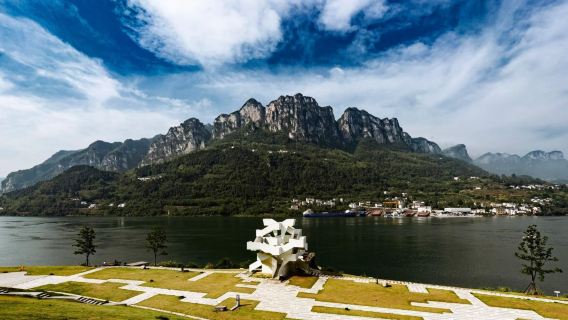 Private Small Group Tour | G348 Viral Highway + Underwater Museum + Dam Cruise One-Day Group Tour